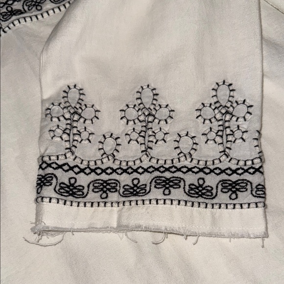 Zara white Top with Black Embroidery - Picture 4 of 9